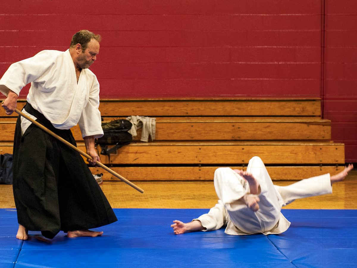 A jo (staff) throw
